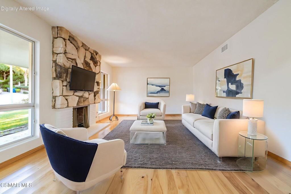 Photo of 2085 Rayshire Street, Thousand Oaks, CA 91362 (MLS # 226000119)