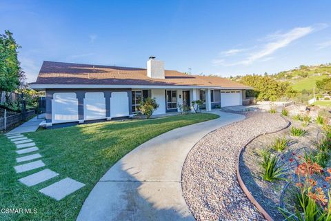 Photo of 2085 Rayshire Street, Thousand Oaks, CA 91362 (MLS # 226000119)