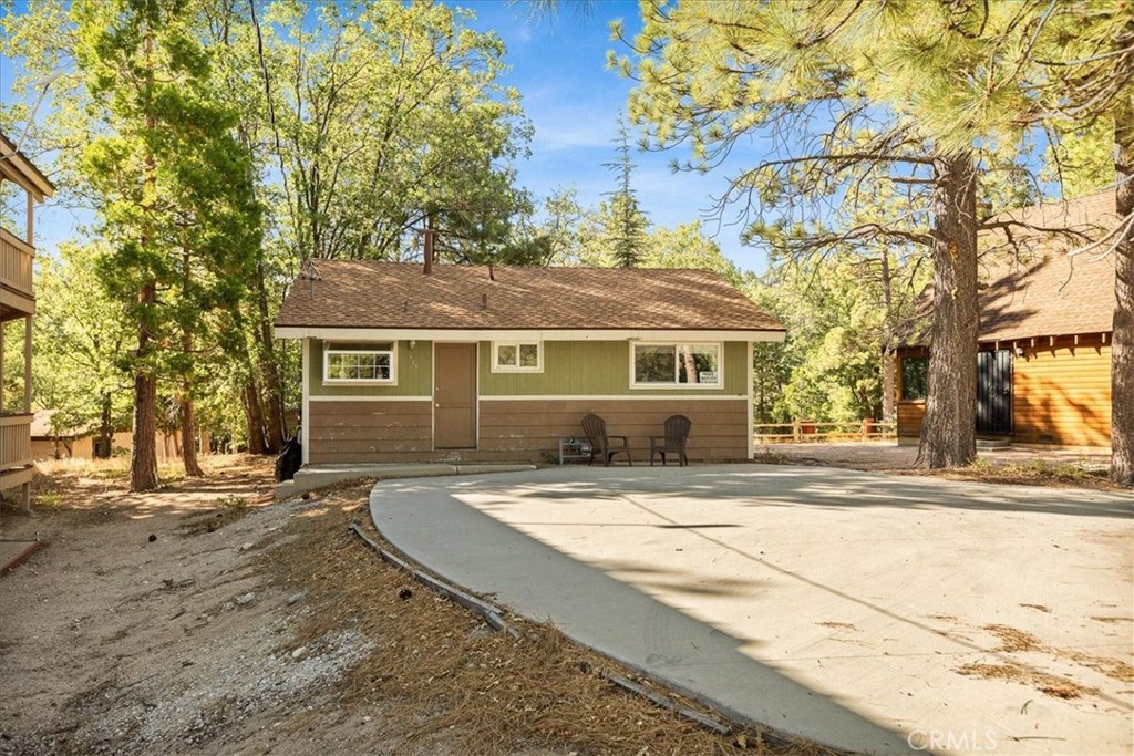 735 Dahlia Drive