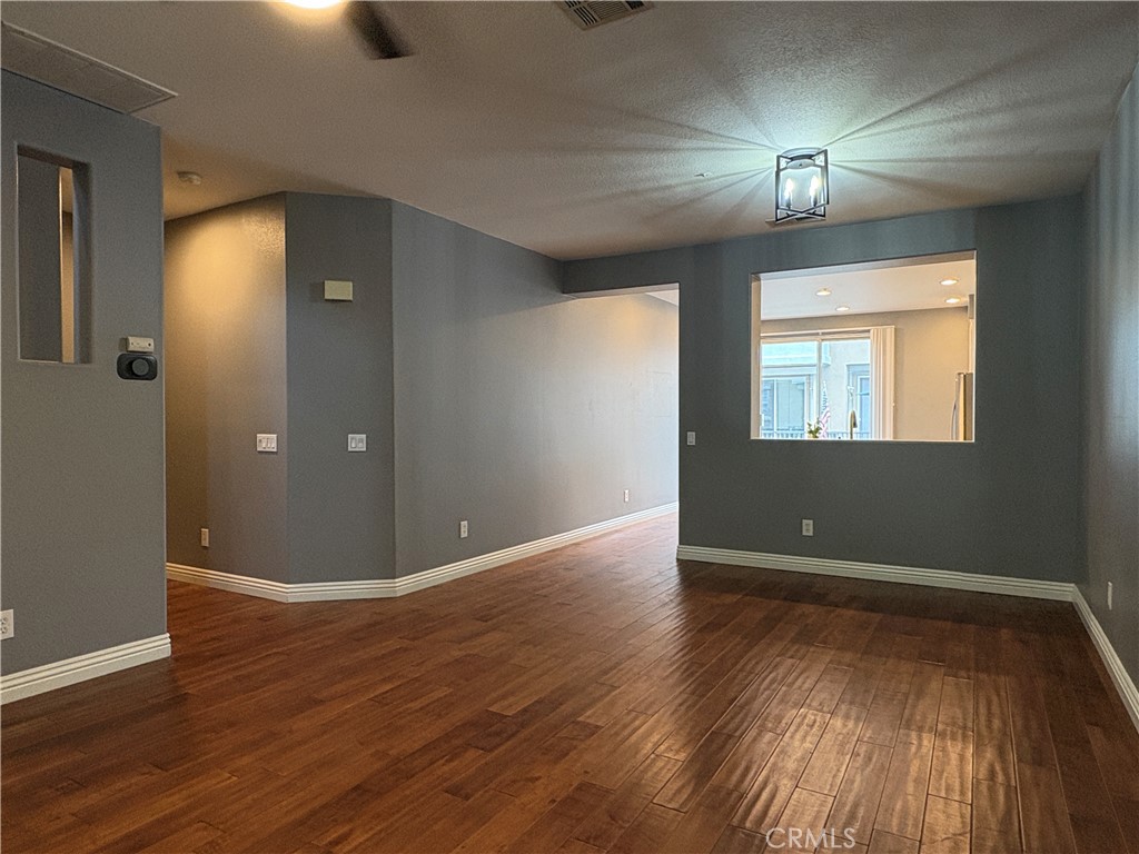 7 Burlingame Lane