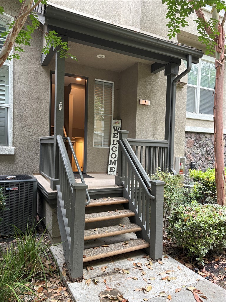 Beautiful upgraded 2B3B townhome in the city of Aliso Viejo. Adjacent to Don Juan school. Upgraded kitchen and bathrooms quartz counters. Both bedrooms upstairs have attached bathrooms. Built-in office space upstairs in the hallway between two bedrooms. Community has been re-piped, Nice size community pool and spa, two car attached direct access garage , Refrigerator washer and dryer are included. Walk to grand Park for concerts in the park, Fourth of July fireworks and shopping center. Enjoy the beautiful community pool, spa, playground, and BBQ area.