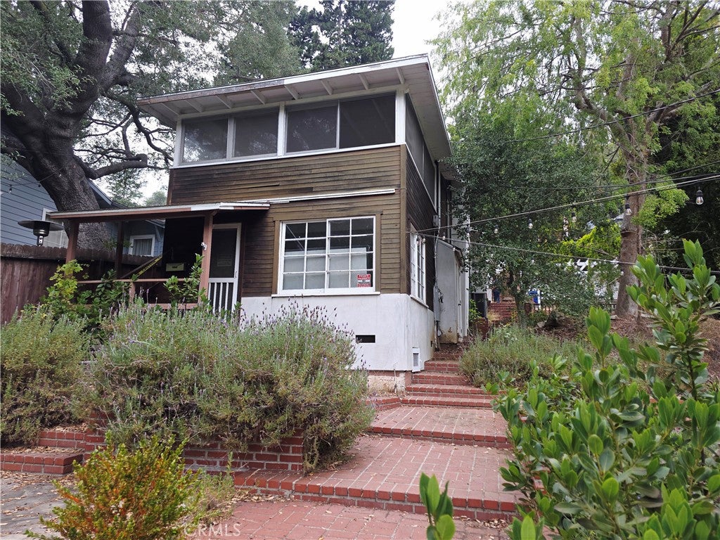 8709 Lookout Mountain AVE