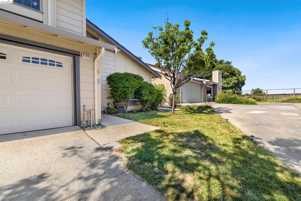 2135 Rock Pass Pl