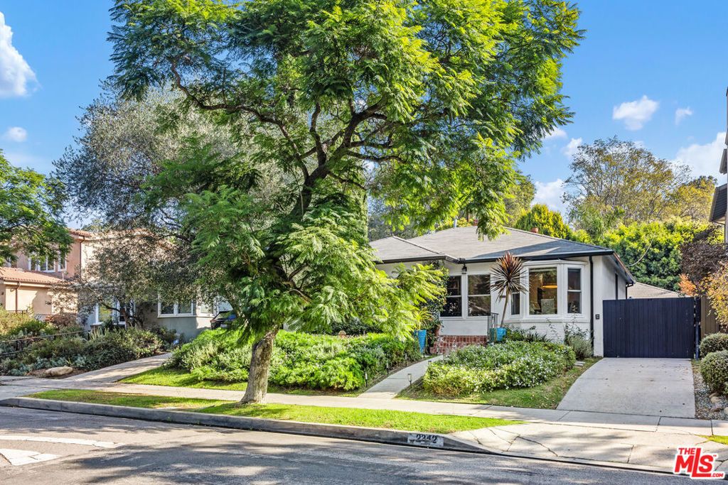 Photo of 2342 Beverwil Drive, Los Angeles, CA 90034 (MLS # 25616061)