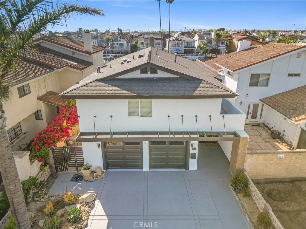 Photo of 2431 Victoria Ave Ave, Oxnard, CA 93035 (MLS # SR25229509)
