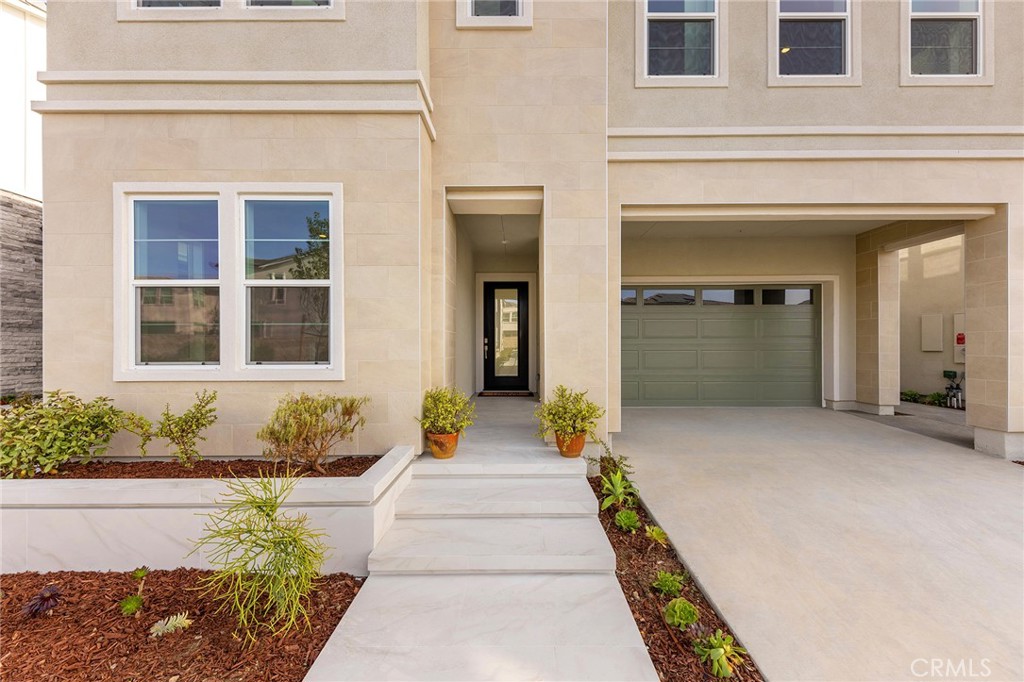 390 Riverbend