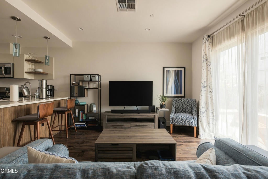 2428 E Del Mar 103