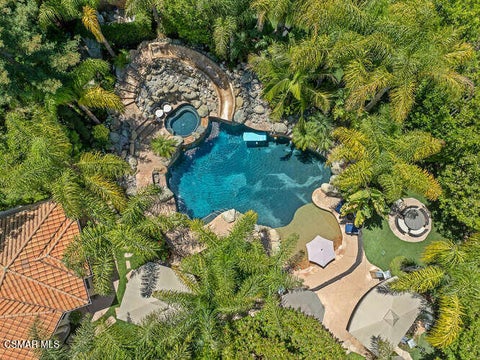 Photo of 421 Whitegate Road, Newbury Park, CA 91320 (MLS # 226001943)