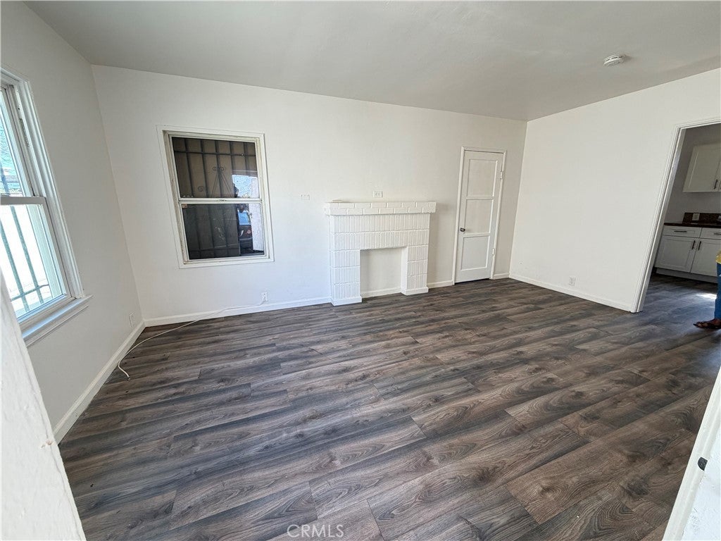 1249 W 90th Place