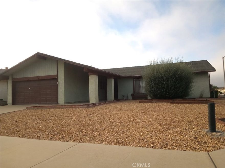 The home features 2 bedrooms 2 bathrooms with an office. Great floor plans just need works. Cash only offers.