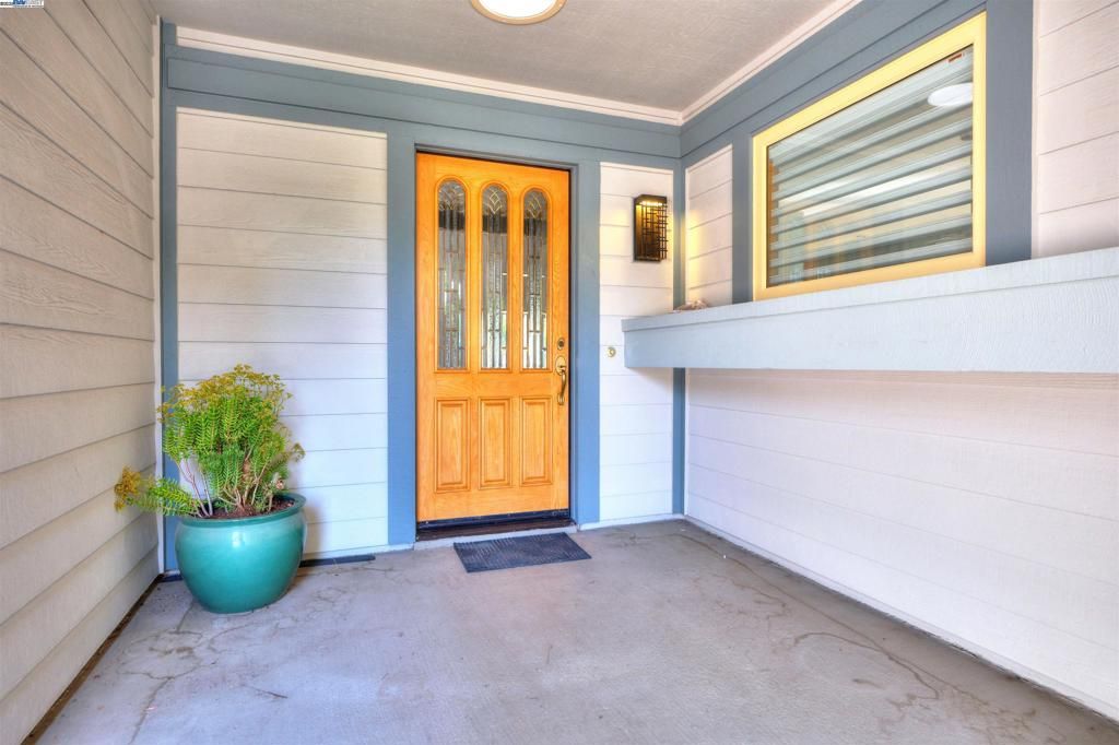 listing image 130725993710811772335