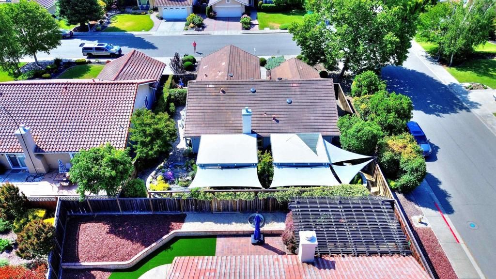listing image 130726446715726286899