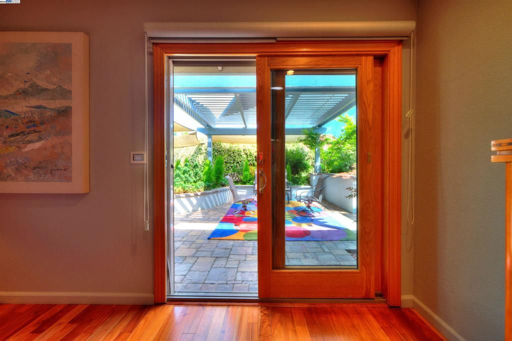listing image 130723573588769183321