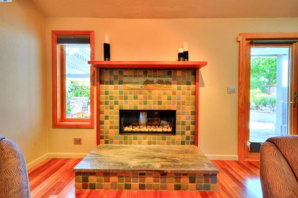 listing image 130723045326369700765