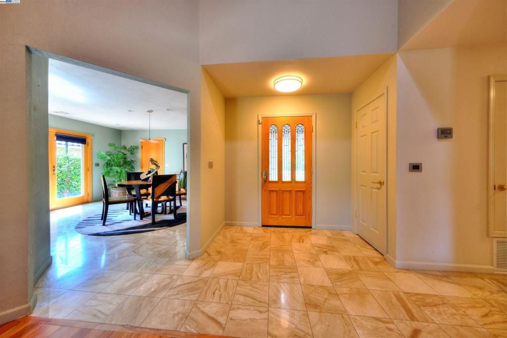 listing image 130723129486514356002