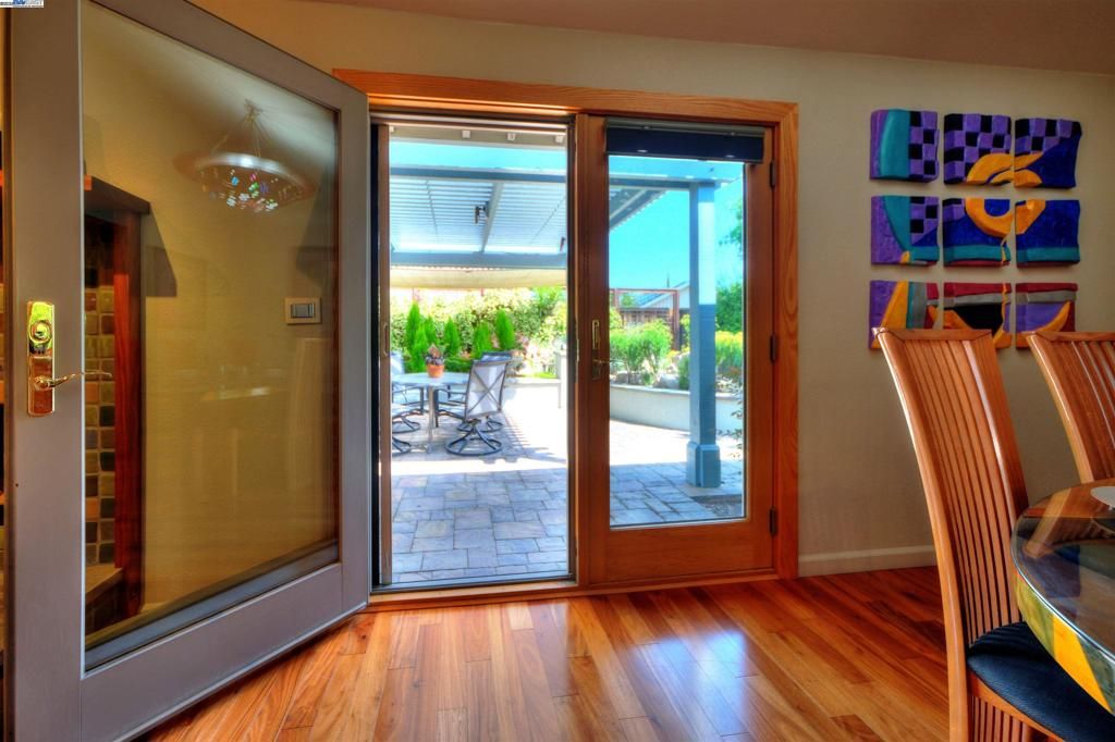listing image 130728522906964024208