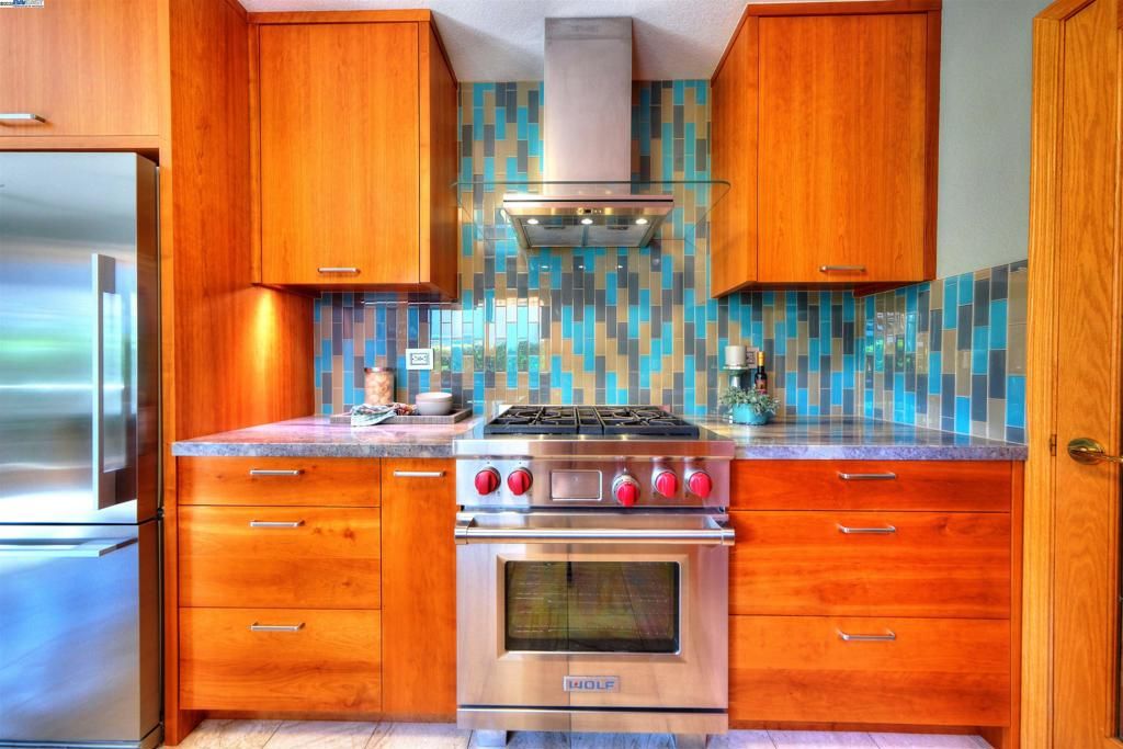 listing image 130729925048527258585