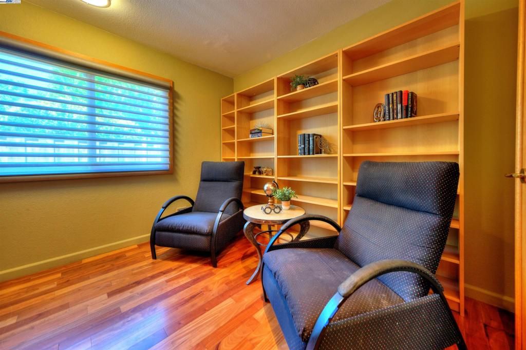 listing image 130721932077416495000