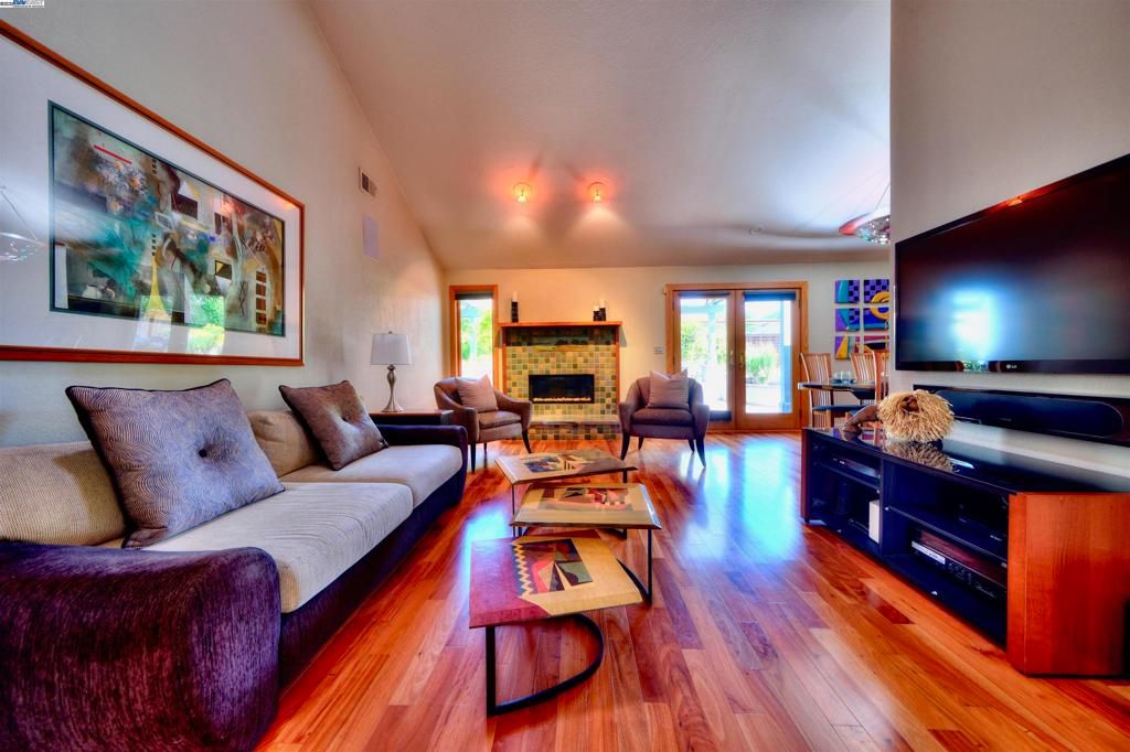 listing image 130728953262342416222