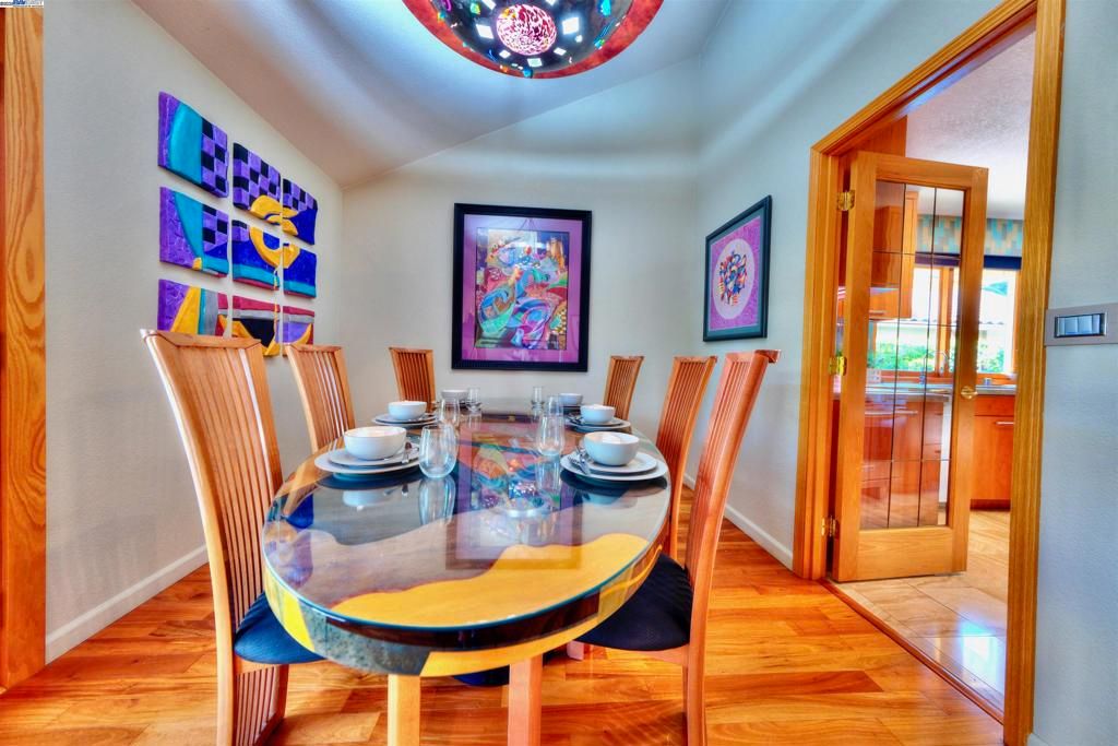 listing image 130722083552533837606