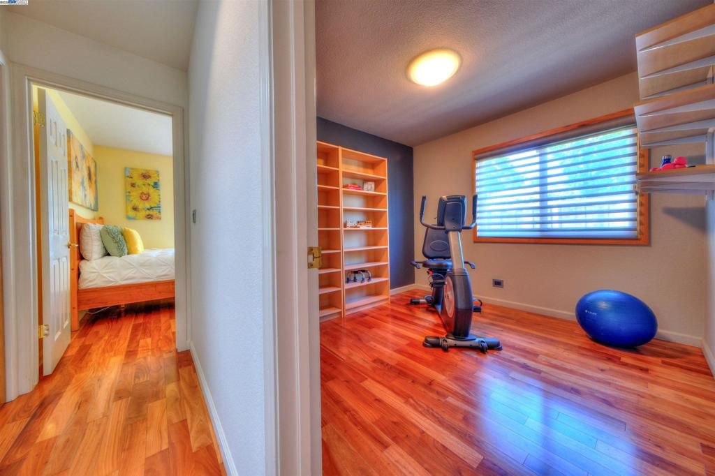 listing image 130722807858987157213