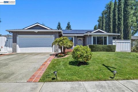 Photo of 2861 Millbridge Pl PL, San Ramon, CA 94583 (MLS # 41135378)