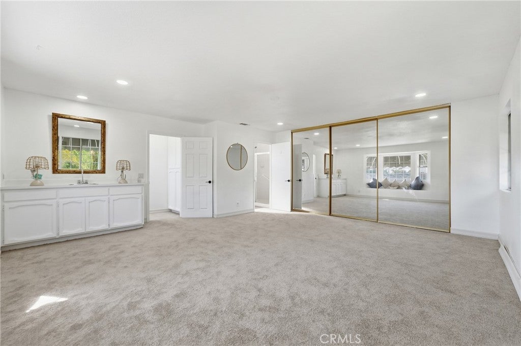 1688 N Shaffer
