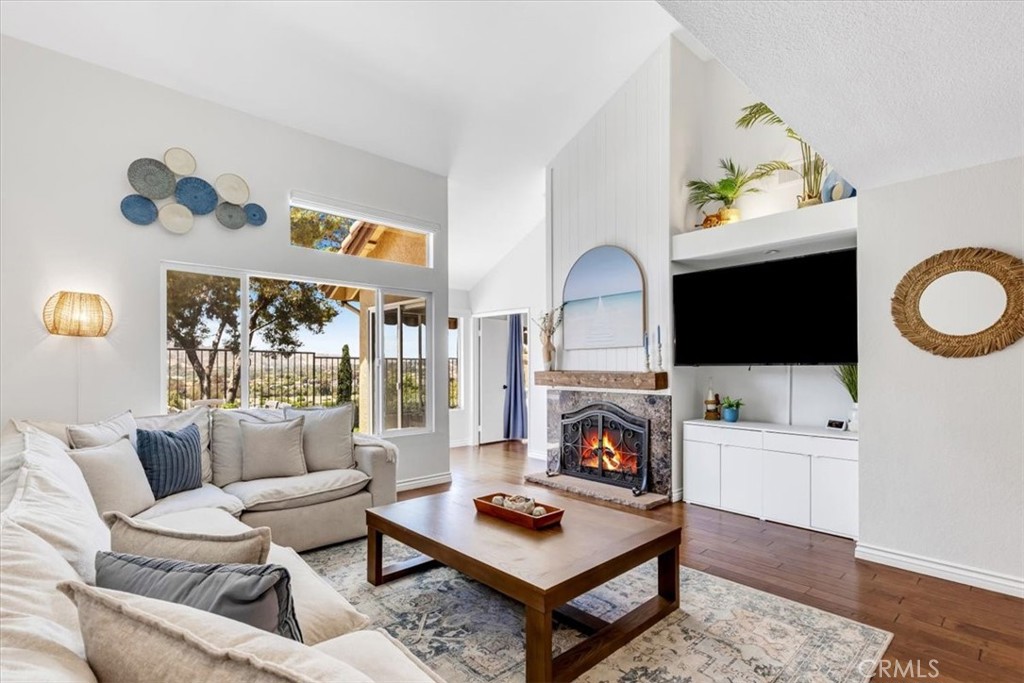 27355 Paseo Laguna