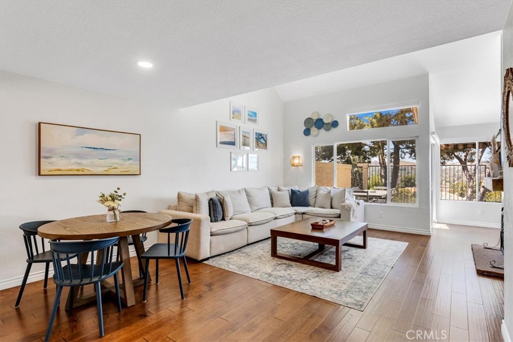 27355 Paseo Laguna