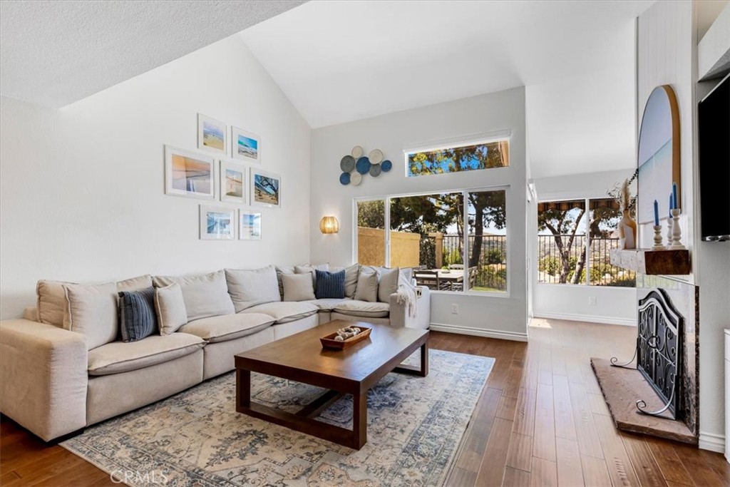 27355 Paseo Laguna