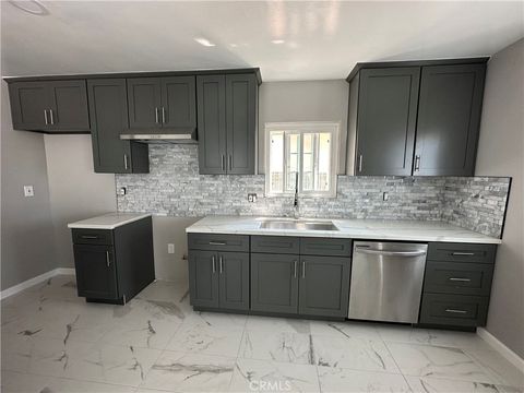 425 Elm Inglewood CA 90301