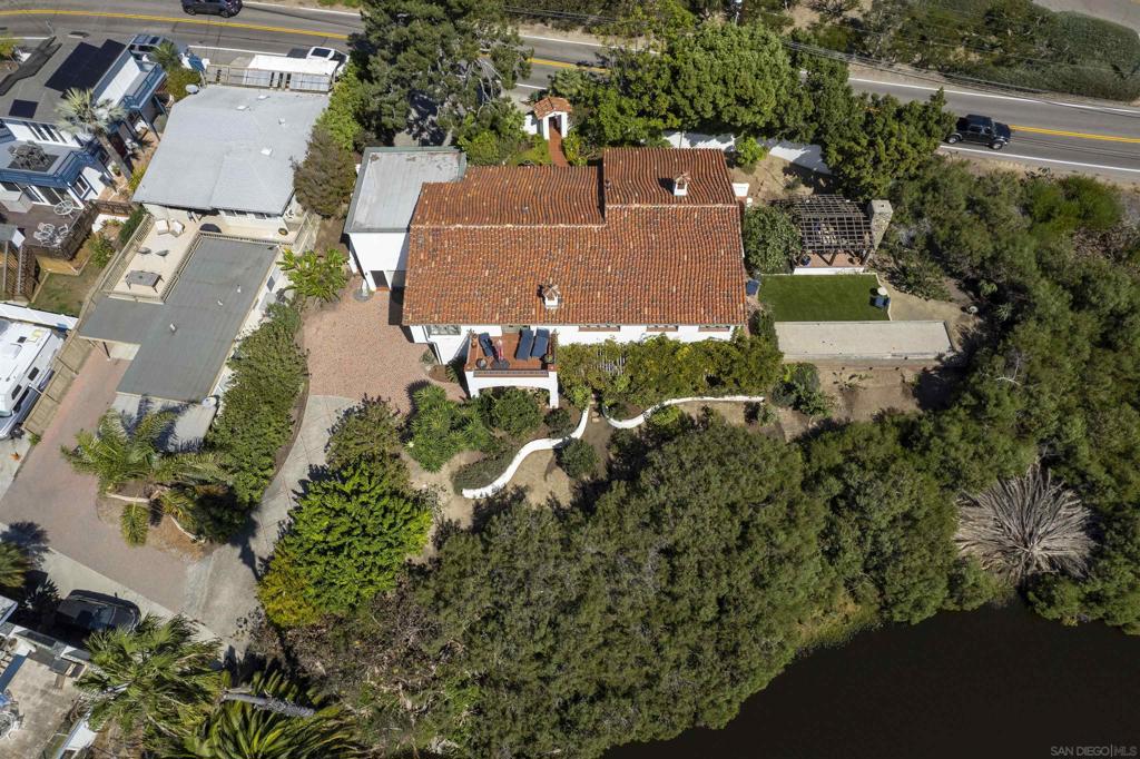 2590 San Elijo Ave.