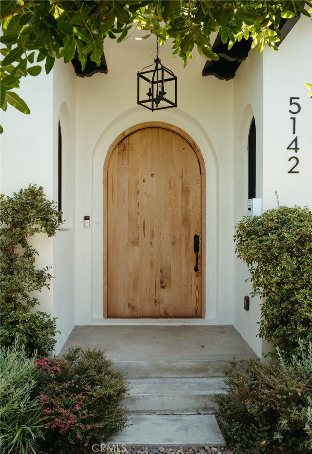 Photo of 5142 Brynhurst Avenue, Los Angeles, CA 90043 (MLS # AR25162552)