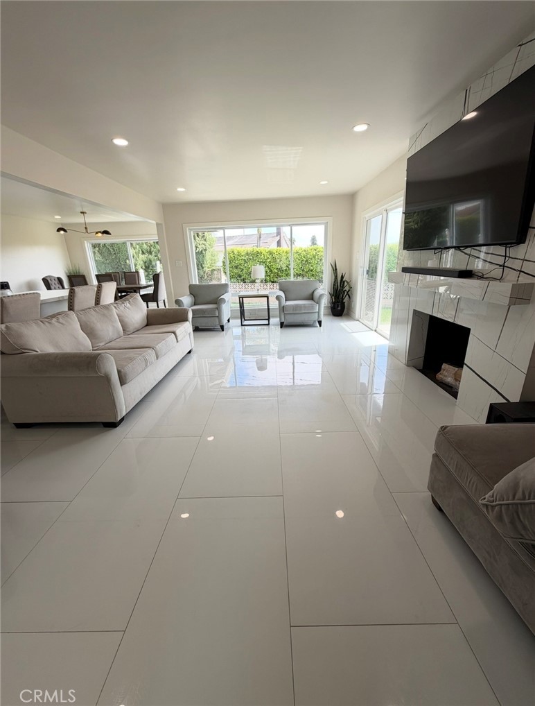738 De Palma Way