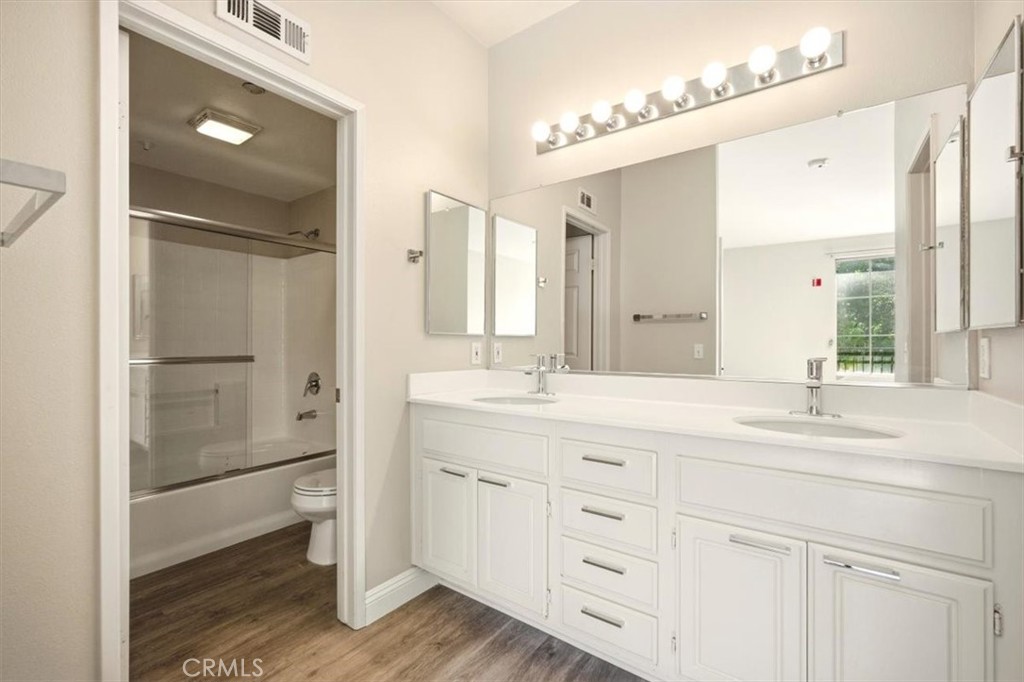 Oak Park (OAKP) - Residential Lease