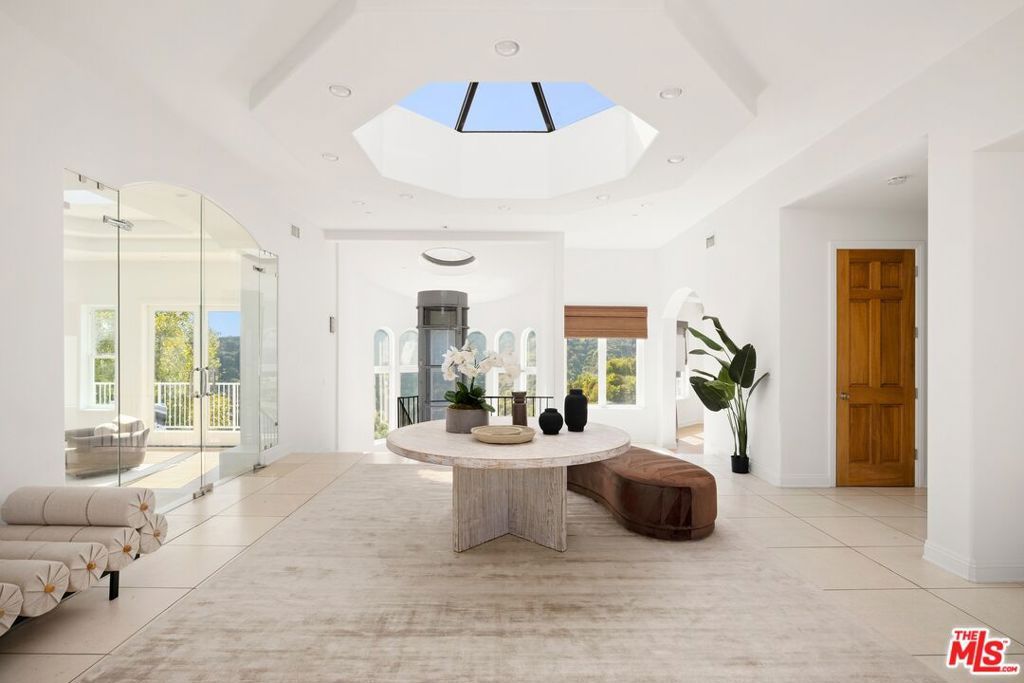 Photo of 1939 Stradella Road, Los Angeles, CA 90077 (MLS # 25604507)