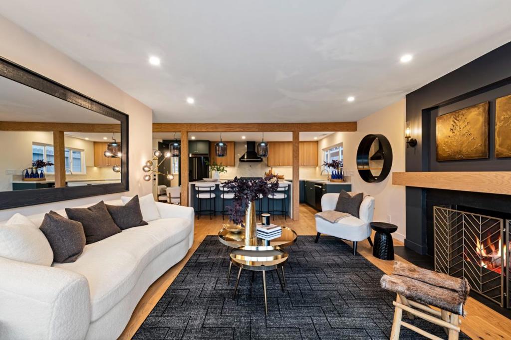 2521 Sherwood Drive