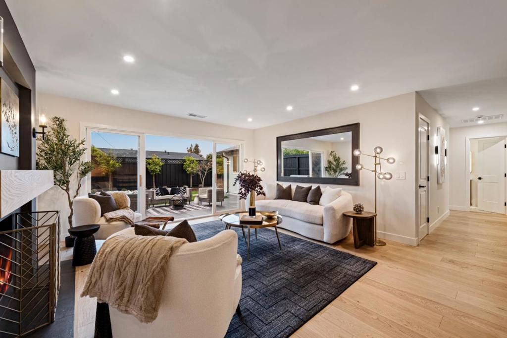 2521 Sherwood Drive