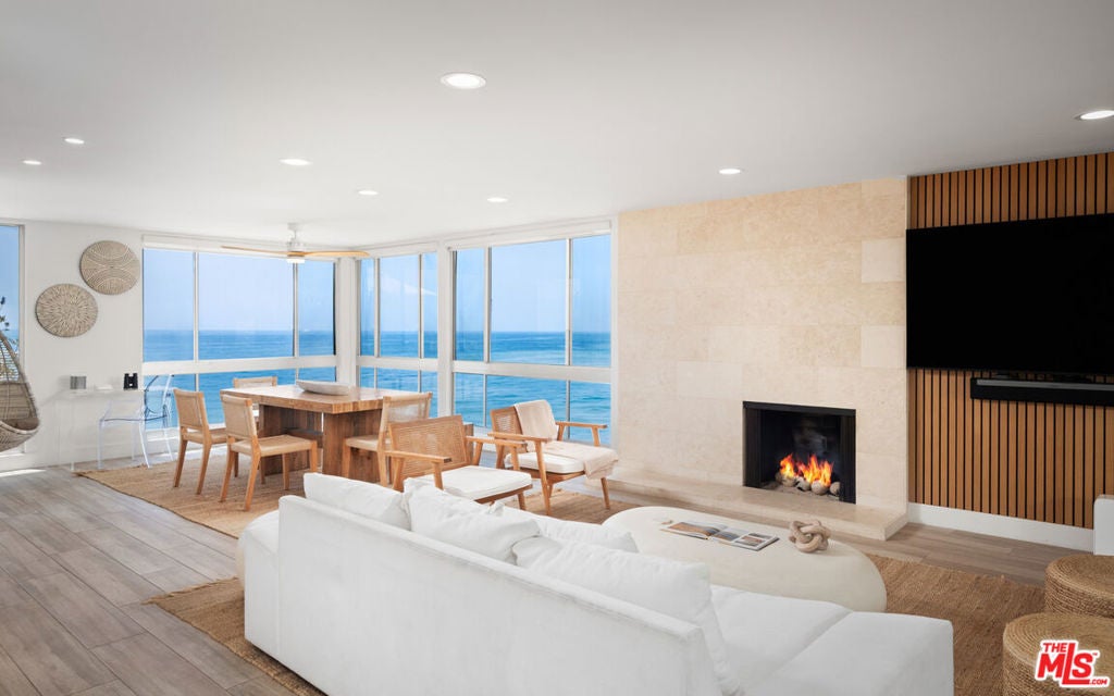 22548 Pacific Coast Highway 410