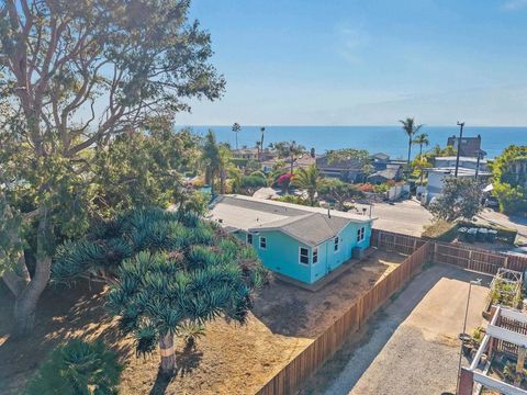 Photo of 1395 Summit Ave Ave, Cardiff By The Sea, CA 92007 (MLS # 250043448SD)