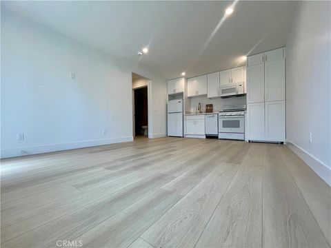 Photo of 7328 Mclaren Ave, West Hills, CA 91307 (MLS # SR26084183)