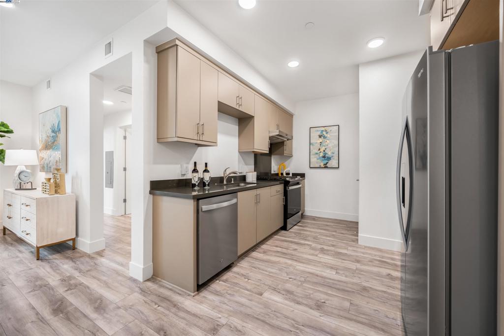 42111 Osgood Rd 228