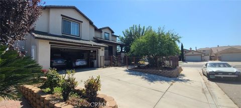 Photo of 9321 Dragon Tree Drive, Hesperia, CA 92344 (MLS # DW25139030)