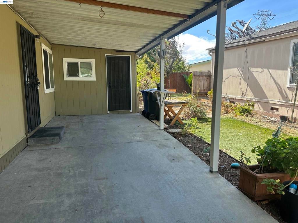 206 Manitoba Terrace