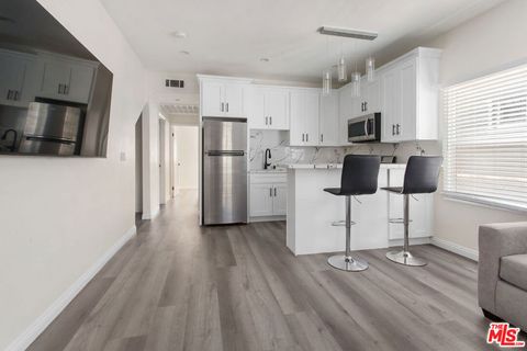 Photo of 1462 W 22nd Street, Los Angeles, CA 90007 (MLS # 25616937)