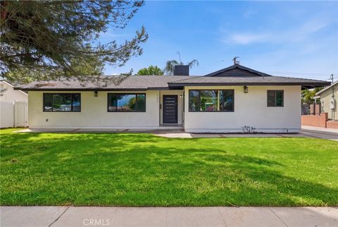 Photo of 9651 Comanche, Chatsworth, CA 91311 (MLS # SR26085293)