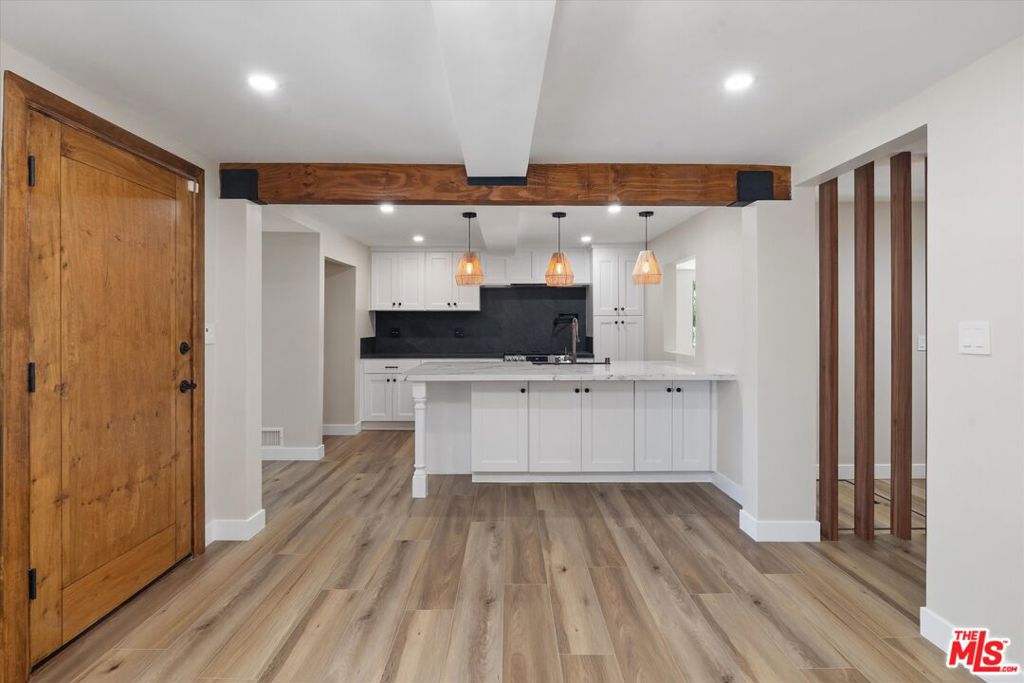 584 w 10th street