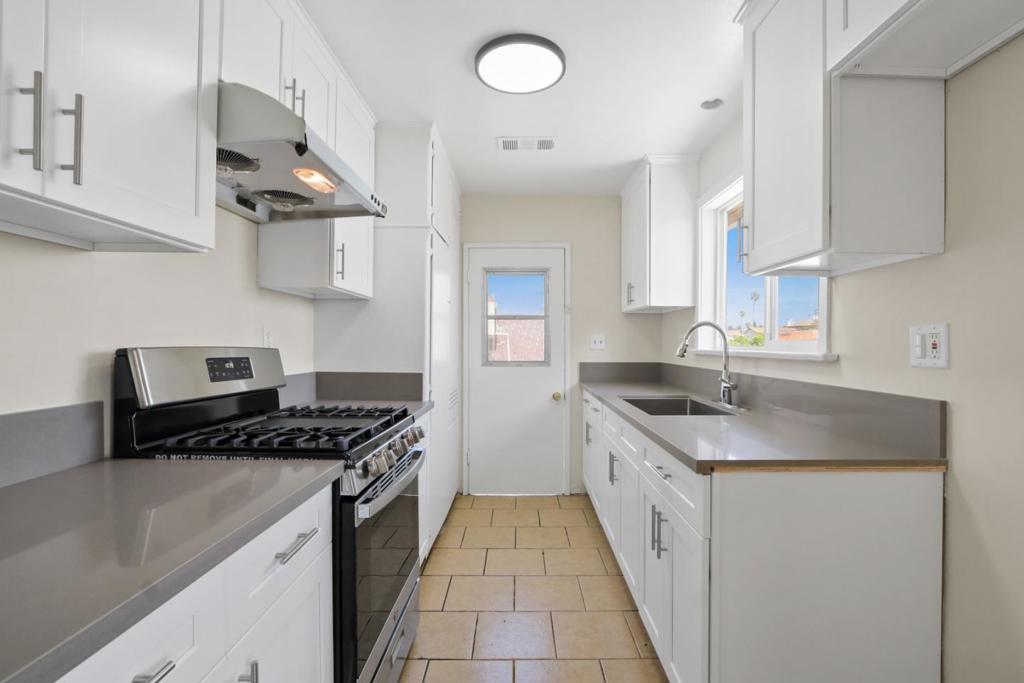 1332 E Las Tunas Drive