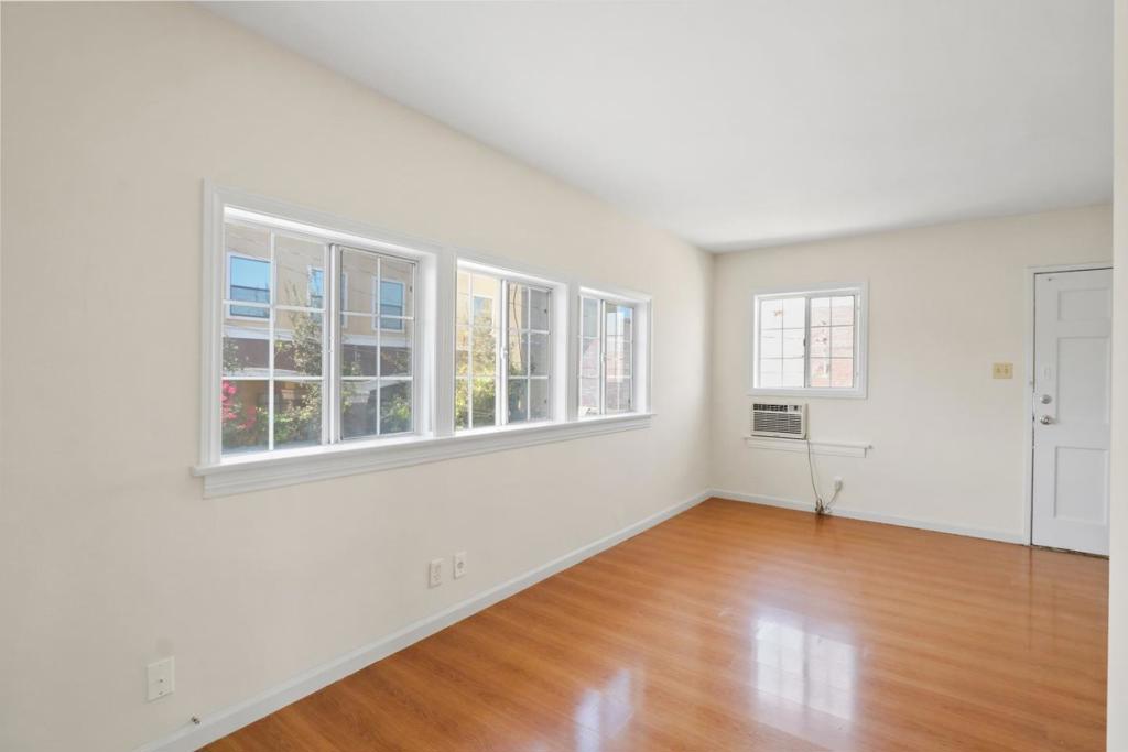 1332 E Las Tunas Drive