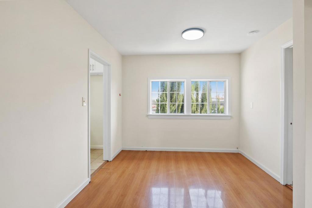 1332 E Las Tunas Drive